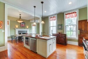 ComingSoonHillcrest_184494