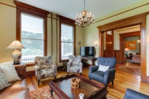 ComingSoonHillcrest_184499