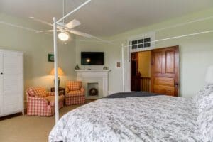 ComingSoonHillcrest_184526