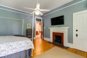 ComingSoonHillcrest_184531